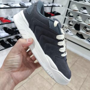 NIKE JORDAN
