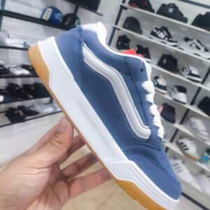 VANS HYLANE