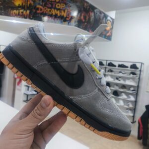NIKE SB DUNK LOW