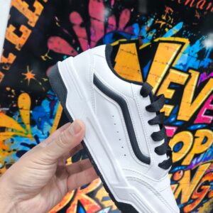 VANS HYLANE